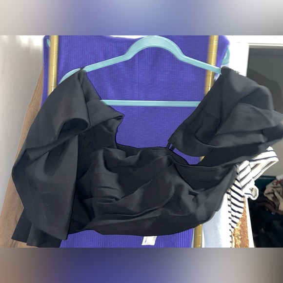 Making The Cut Women's Drapey Shoulder Cropped Top in Black - Picture 5 of 12